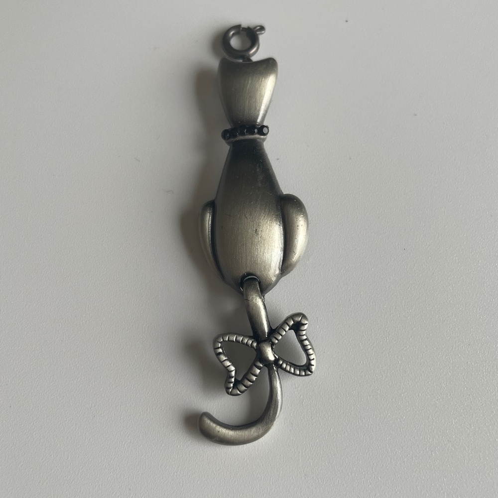 Moving Tail Cat Metal Pendat - no chain NWT